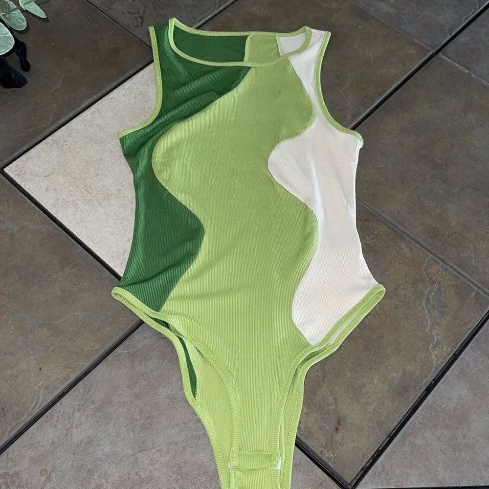 Shein body suit, brand new in a Small